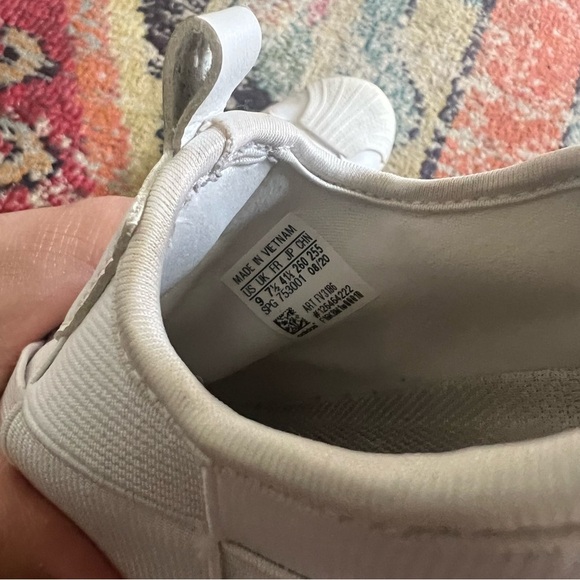 WOMEN'S SIZE 9 Adidas Superstar Slip on White Shoes Sneakers - Picture 5 of 6